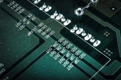˫PCB·͵ڵ·ֻһӡ·˫·඼ӡ·˫·˶һͭ࣬˫PCB · ַΪ߷¿׷ڱηͼεһʴ̷ȼ֡ 豸ƵǷչ