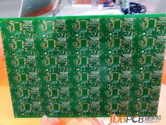 ϵһ PCB ܹͨǵ㻹Ƕ壬˫ͶУΪ֮ͨӡƵߣڸҪͨĵߵĽ㴦һףҪע׵⾶׳ߴ磬ǳ֮ΪףҲƽס״ķʽַΪ֣